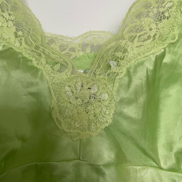 Vintage Lace Trim Camisole - Picture 2 of 4